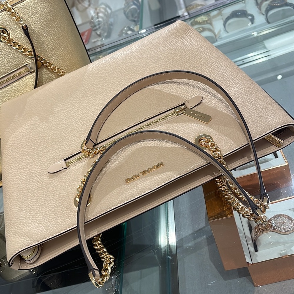 MICHAEL KORS
Jet Set Medium Front Zip Pebbled Leather Chain Tote Bag
Buff
NWT - Picture 6 of 16